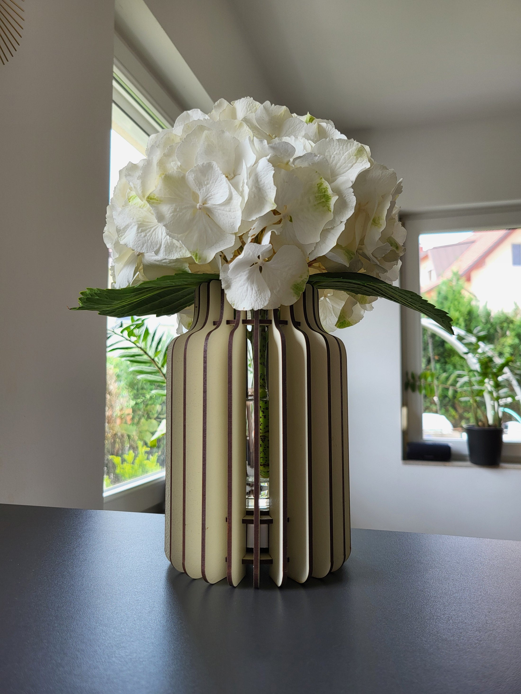 LED svetleča lesena vaza - Bottle