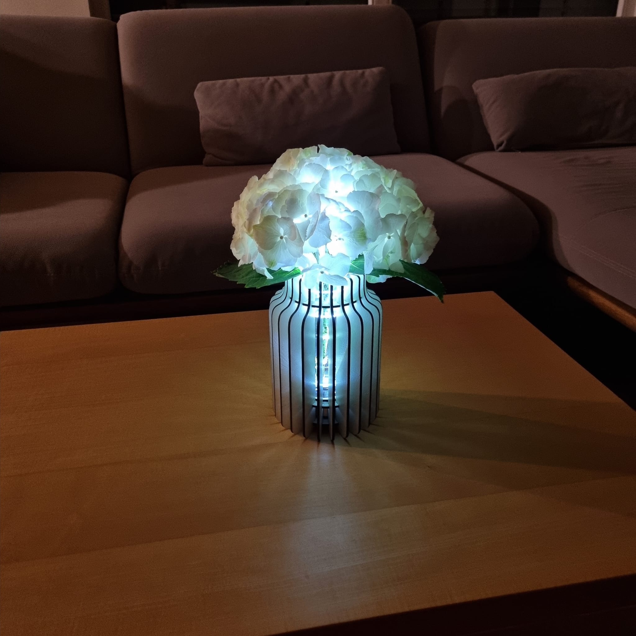 LED svetleča lesena vaza - Bottle