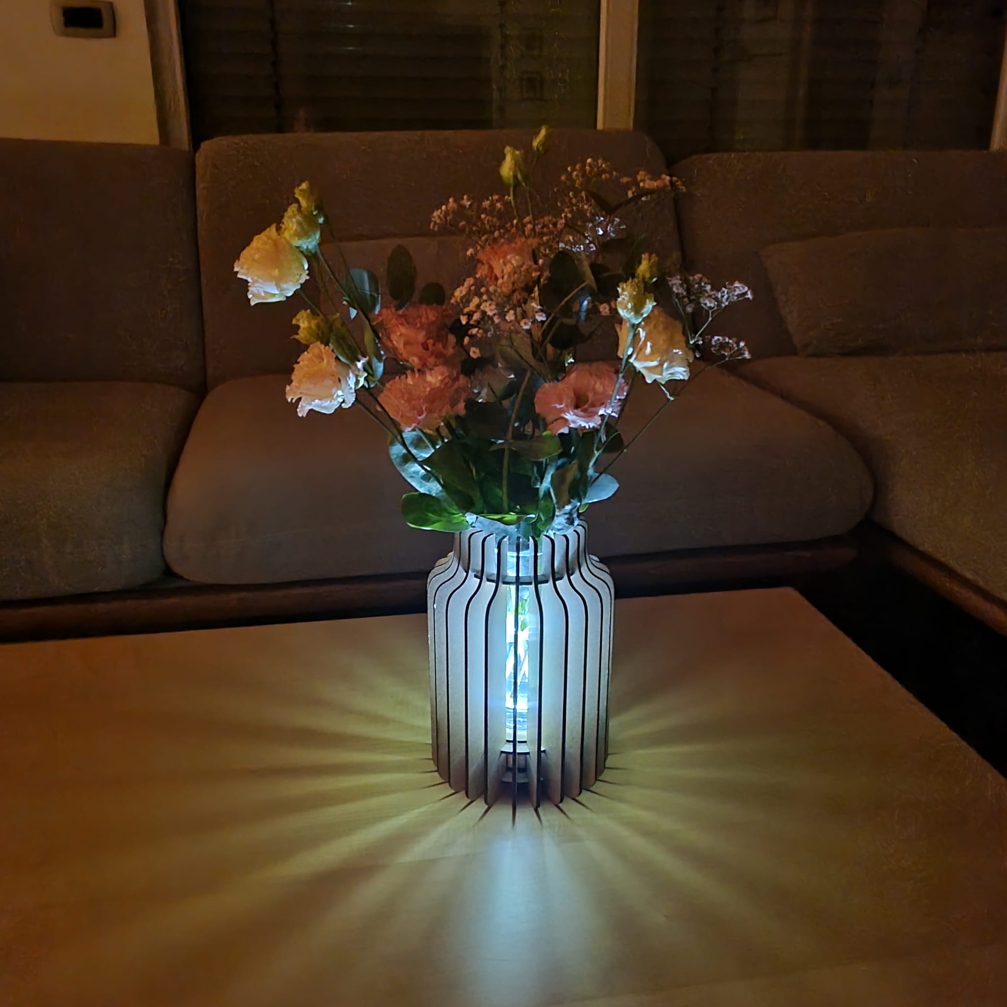 LED svetleča lesena vaza - Bottle