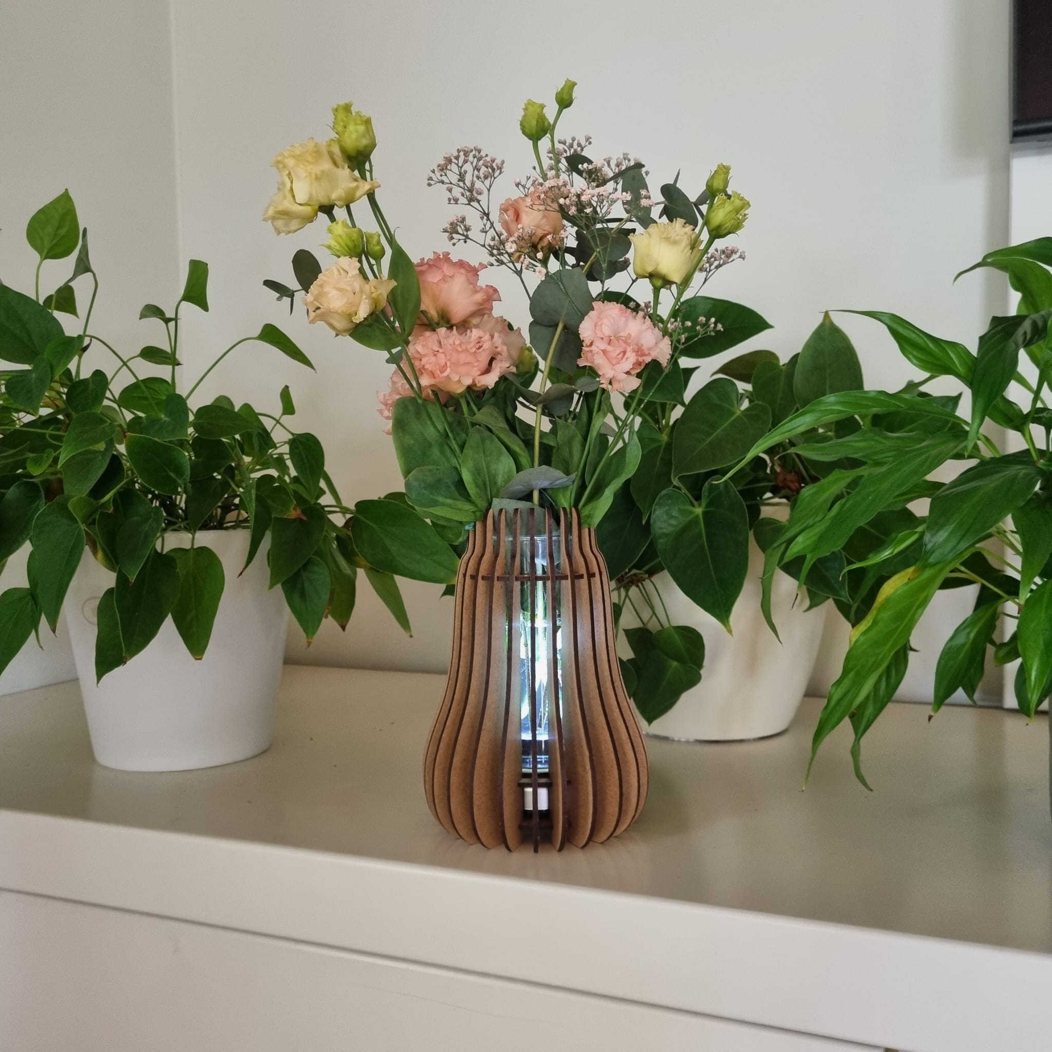 LED svetleča lesena vaza - Drop vase