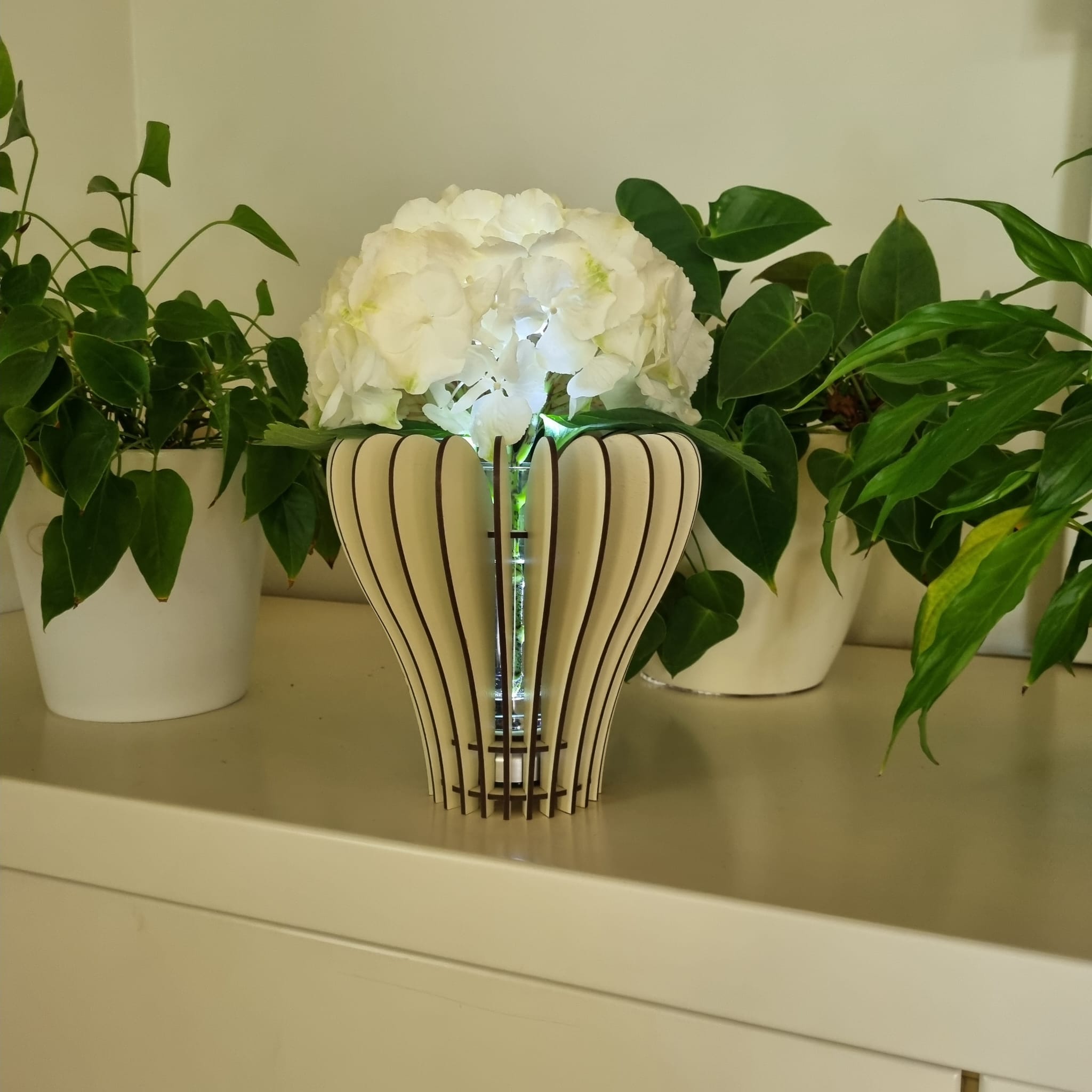 LED svetleča lesena vaza - Flower vase