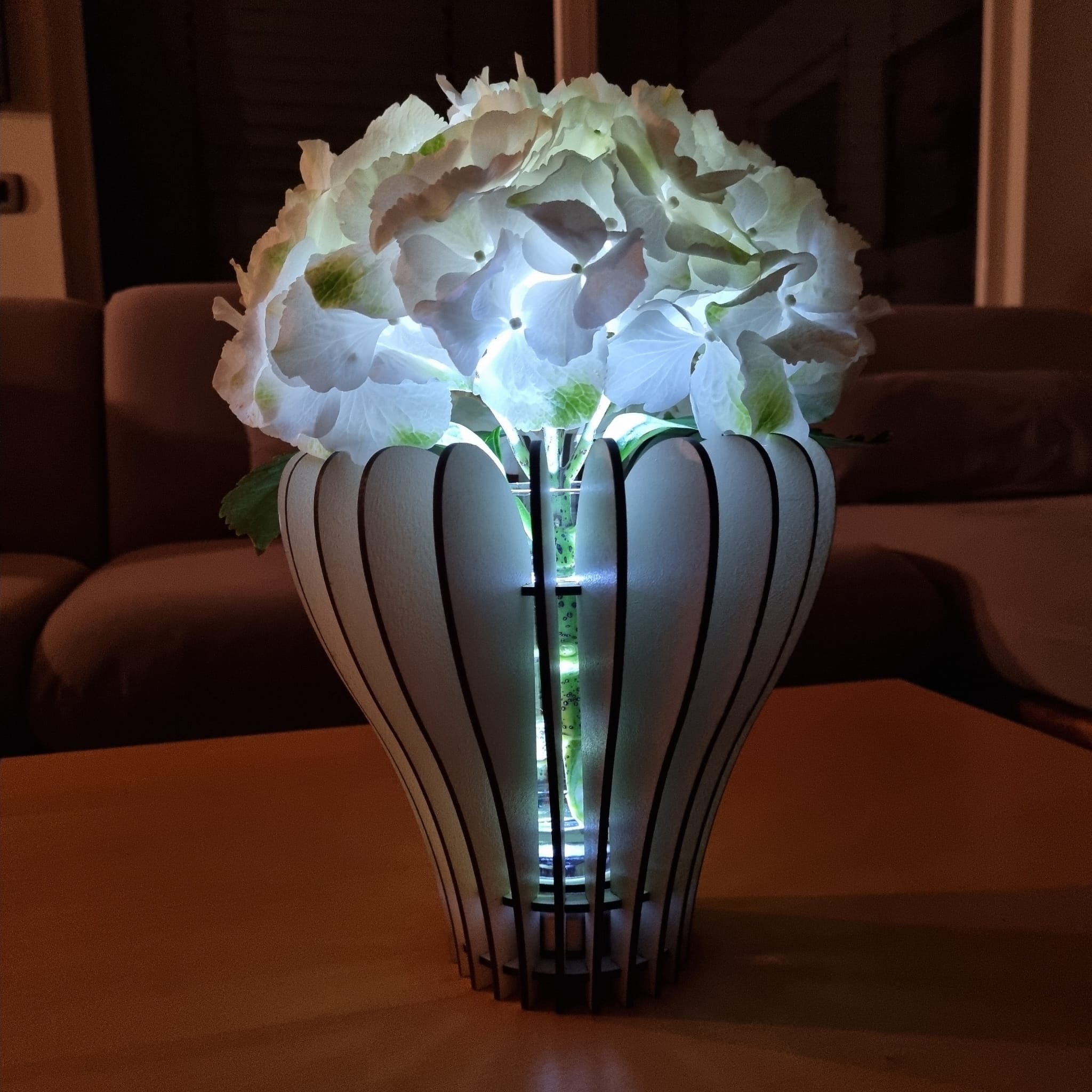 LED svetleča lesena vaza - Flower vase