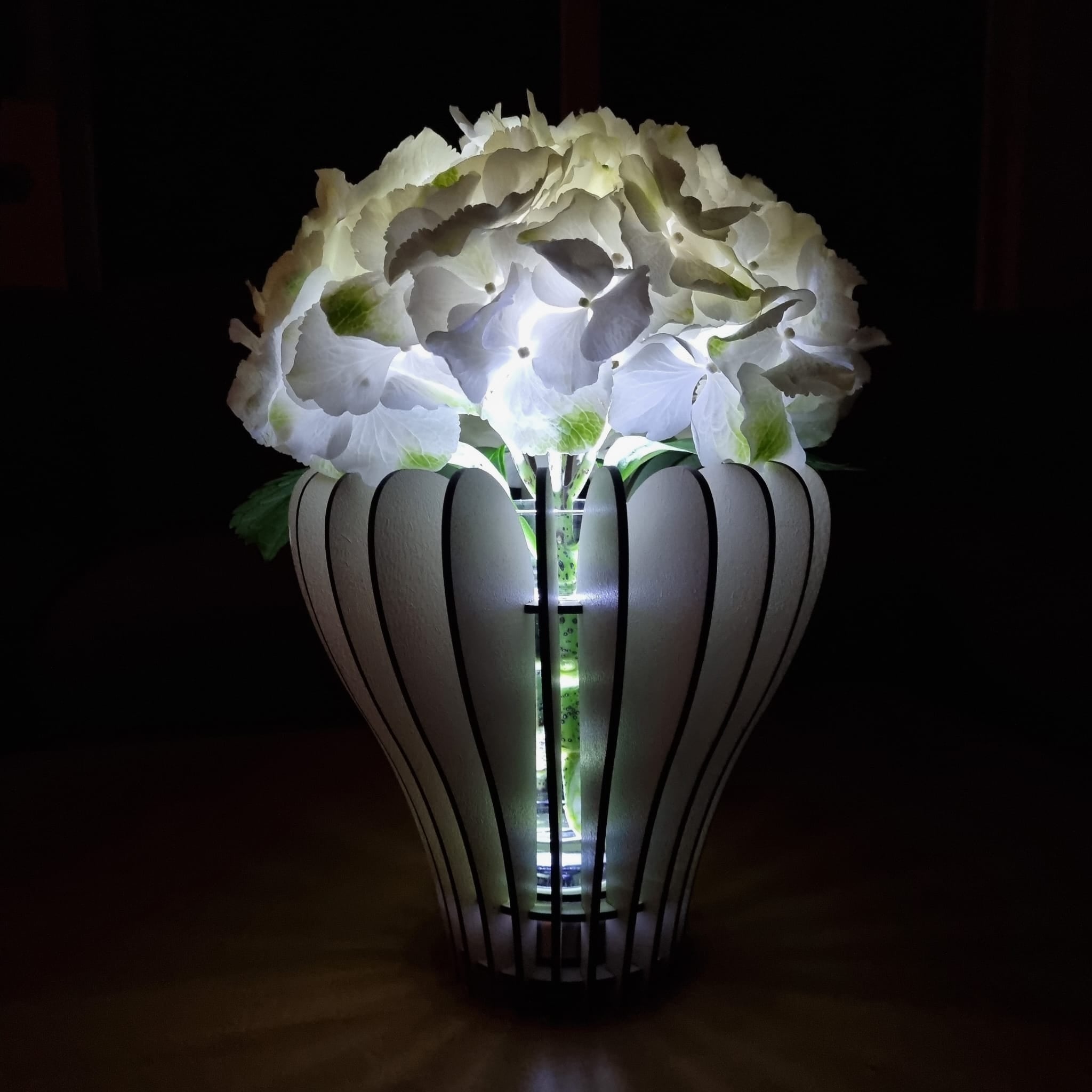 LED svetleča lesena vaza - Flower vase